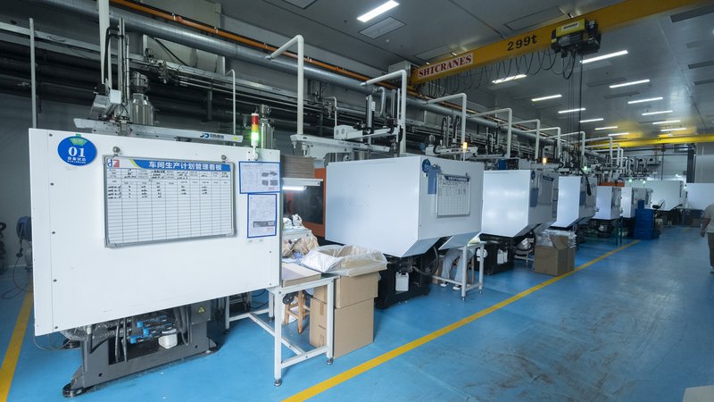 Injection molding production workshop