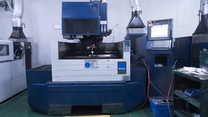 EDM die-sinking machine