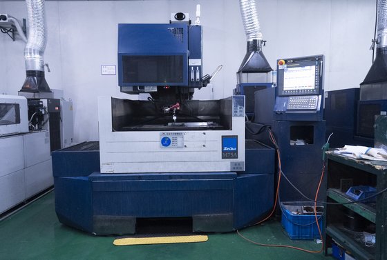 Precision mold making CNC machining steel