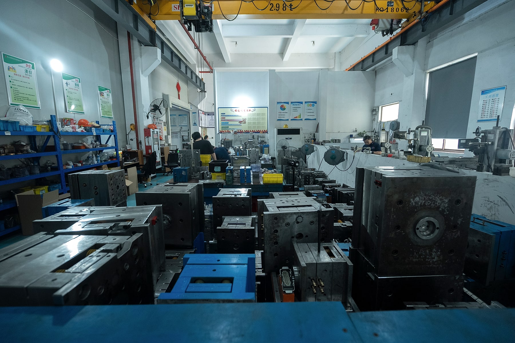 JingZhan mould maintenance and fitting workshop